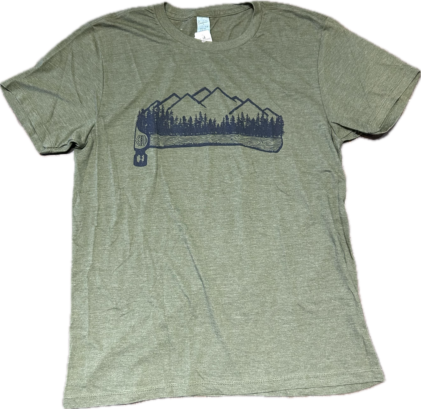 Camiseta para hombre - Olive Heather - Outdoor Lovers Mountain Hammer - Perkins Builder Brothers