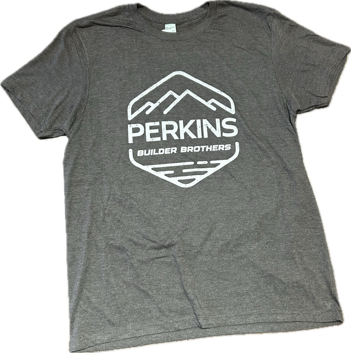Camiseta para hombre - Carbón vegetal - Logotipo desgastado de Perkins Builder Brothers